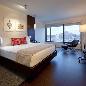 Deluxe King Room City View